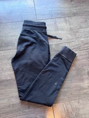 lululemon black joggers comfy casual athletic
